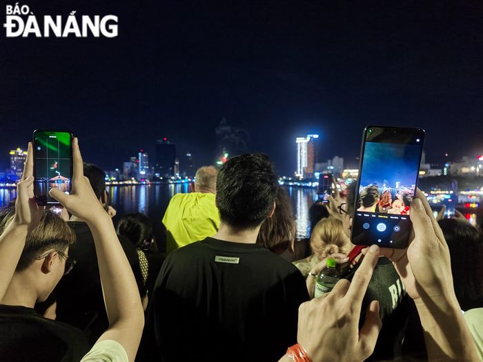 Việc livestream thuận lợi góp phần thúc đẩy quảng bá điểm đến du lịch Đà Nẵng.