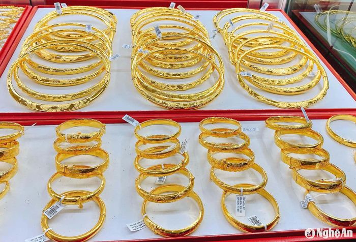 Biến động giá vàng xảy ra khá thường xuyên. Ảnh: T.P