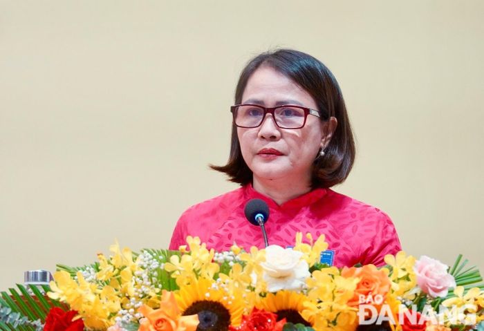 Phó Chủ tịch Ủy ban MTTQ Việt Nam thành phố Trần Thị Mẫn phát biểu chỉ đạo tại hội nghị. Ảnh: N.QUANG