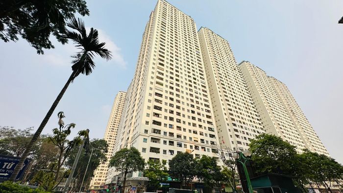 Giá chung cư vẫn cao dù qua thời kỳ mua bán tấp nập.