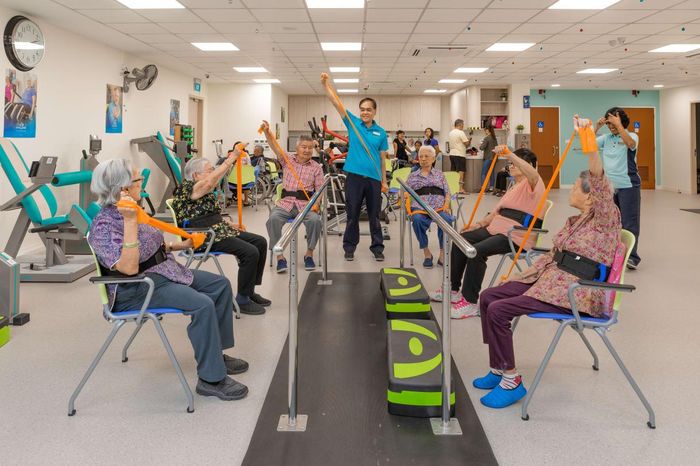 Những người già được chăm sóc tại trung tâm của St Luke’s Eldercare (Singapore). Ảnh: GIVE.Asia