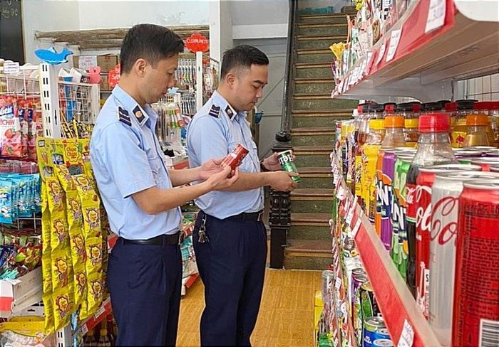  Thị trường ổn định, hàng hóa phong phú. 
