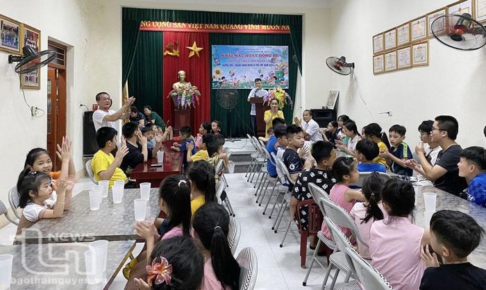Thiếu nhi tổ dân phố 1, phường Trưng Vương (TP. Thái Nguyên), tham gia sinh hoạt hè.