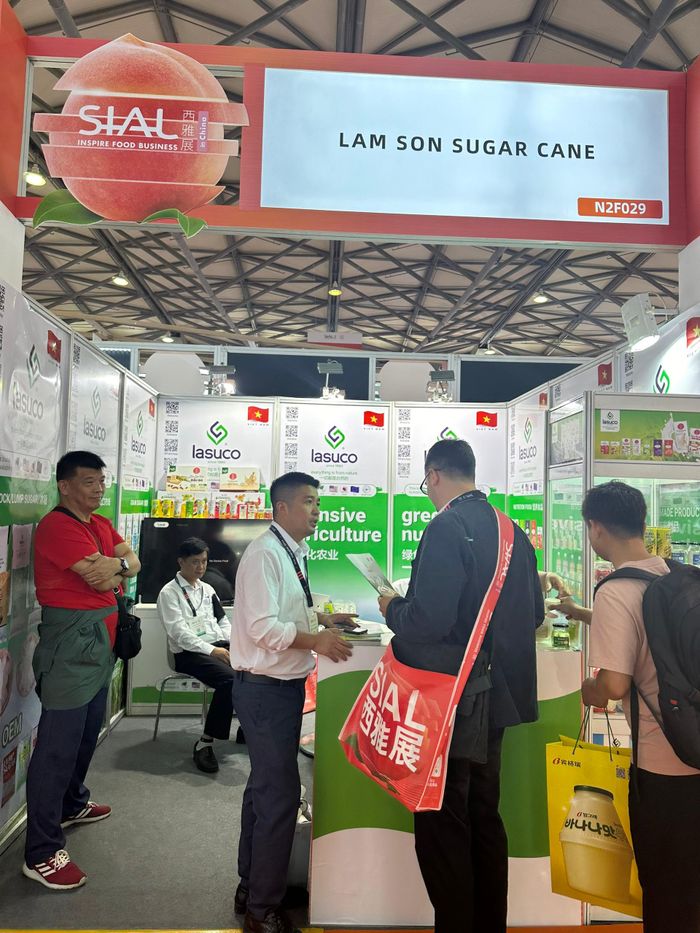 Nhiều khách hàng, đối tác quan tâm đến sản phẩm của Lasuco.