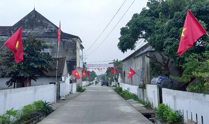 Thông qua sự nêu gương của cán bộ, đảng viên, nhiều mô hình "Dân vận khéo" trong xây dựng nông thôn mới kiểu mẫu ở huyện Nam Đàn tạo được hiệu quả thiết thực về cảnh quan môi trường nông thôn sạch, đẹp, văn minh tại xã Xuân Hòa. Ảnh: Mai Hoa