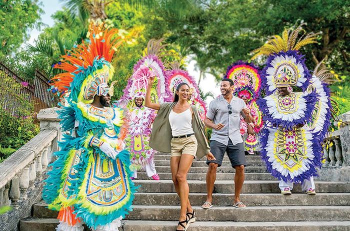 Du khách hòa mình trong Lễ hội Junkanoo. Nguồn: bahamas.com