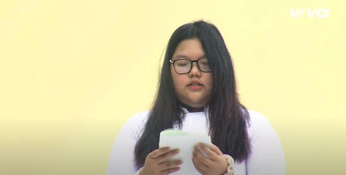  Nữ sinh Asisah đọc thư gửi anh hai