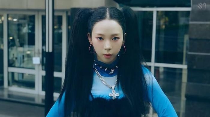 MV của Aespa cho "Supernova" (Ảnh chụp màn hình từ YouTube)
