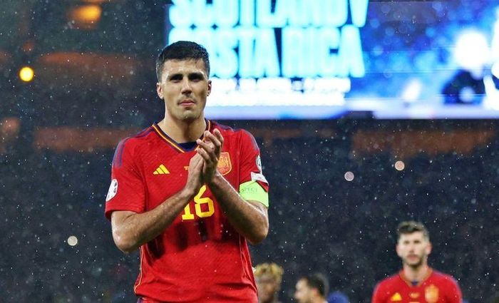  Rodri: Tiền vệ trung tâm 27 tuổi của tuyển Tây Ban Nha có giá 101,5 triệu bảng Anh.