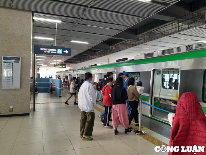  Phát triển đồng bộ các loại hình vận tải công cộng, tạo tính kết nối giúp người dân đi lại thuận tiện qua đó góp phần giảm phương tiện cá nhân. 