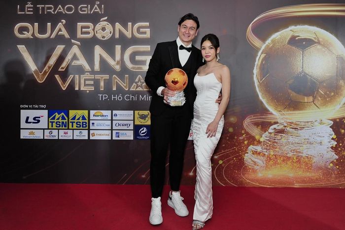 Đặng Văn Lâm và Yến Xuân có chuyện tình 6 năm đầy ngọt ngào. Ảnh FBNV