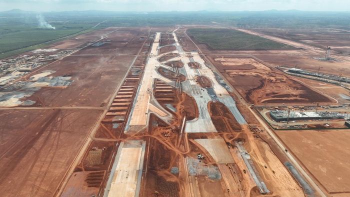 Thi công các tuyến đường cất cánh, hạ cánh dự án Sân bay Long Thành. Ảnh: Phạm Thanh.