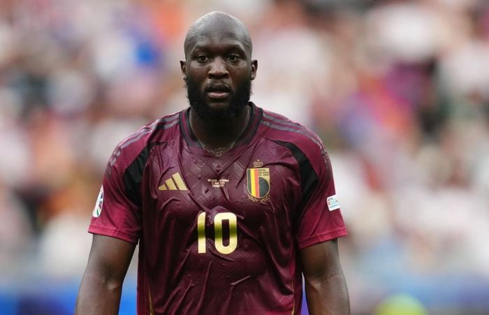  Đến phút 86, Lukaku lại sút tung lưới Slovakia. Lần này, bàn thắng vẫn bị tước, do đồng đội của anh để bóng chạm tay khi triển khai tấn công. Bỉ cầm bóng 56%, sút 12 lần nhưng không có nổi một bàn thắng, qua đó chấp nhận thất bại ở ngay trận ra quân tại bảng E, VCK EURO 2024. Ở lượt tiếp theo, Bỉ sẽ gặp hiện tượng Romania, trong khi Slovakia gặp Ukraine. 