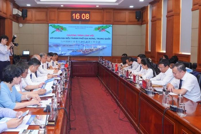 Phó Chủ tịch UBND TP Hải Phòng Hoàng Minh Cường đã làm việc với đoàn công tác TP Gia Hưng, tỉnh Chiết Giang, Trung Quốc. Ảnh: Haiphong.gov.