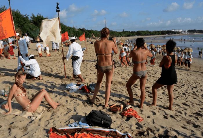  Bali đón nhiều khách du lịch quốc tế ghé thăm mỗi năm. Ảnh: New York Post. 