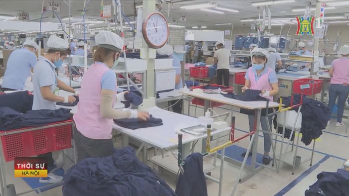 Việt Nam vượt qua Trung Quốc và đứng đầu về tốc độ tăng trưởng trong ba quốc gia xuất khẩu dệt may lớn nhất thế giới.