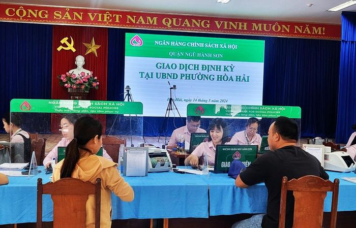 Ngân hàng chính sách xã hội quận Ngũ Hành Sơn cho vay ưu đãi đối với người chấp hành xong án phạt tù trên địa bàn.