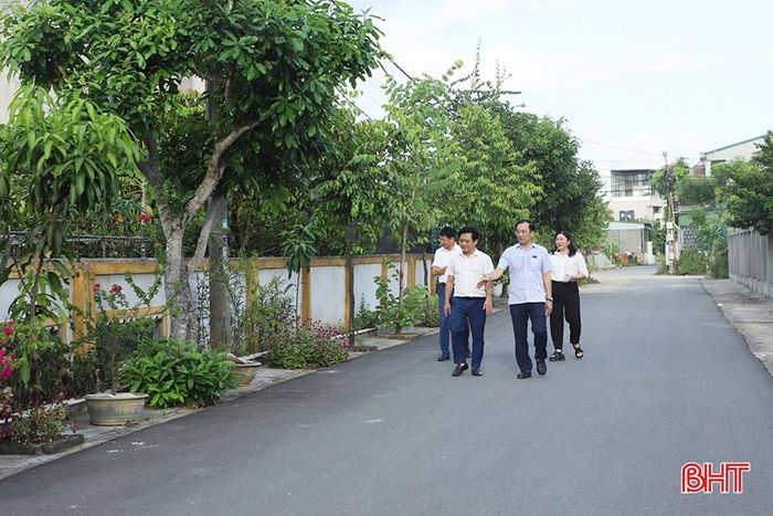  Tuyến đường văn minh đô thị ở phường Nguyễn Du có sự đóng góp công sức, nguồn lực của bà con nhân dân. 