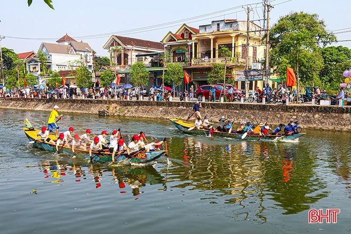  Các hoạt động văn hóa, thể thao từ thành phố đến cơ sở đã tạo không khí thi đua sôi nổi trong các tầng lớp nhân dân. 