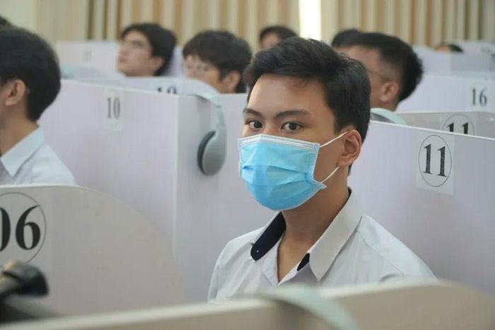 Học sinh lớp 12 dự kỳ thi đánh giá năng lực chuyên biệt do Trường Đại học Sư phạm TPHCM tổ chức. Ảnh: Lê Nam