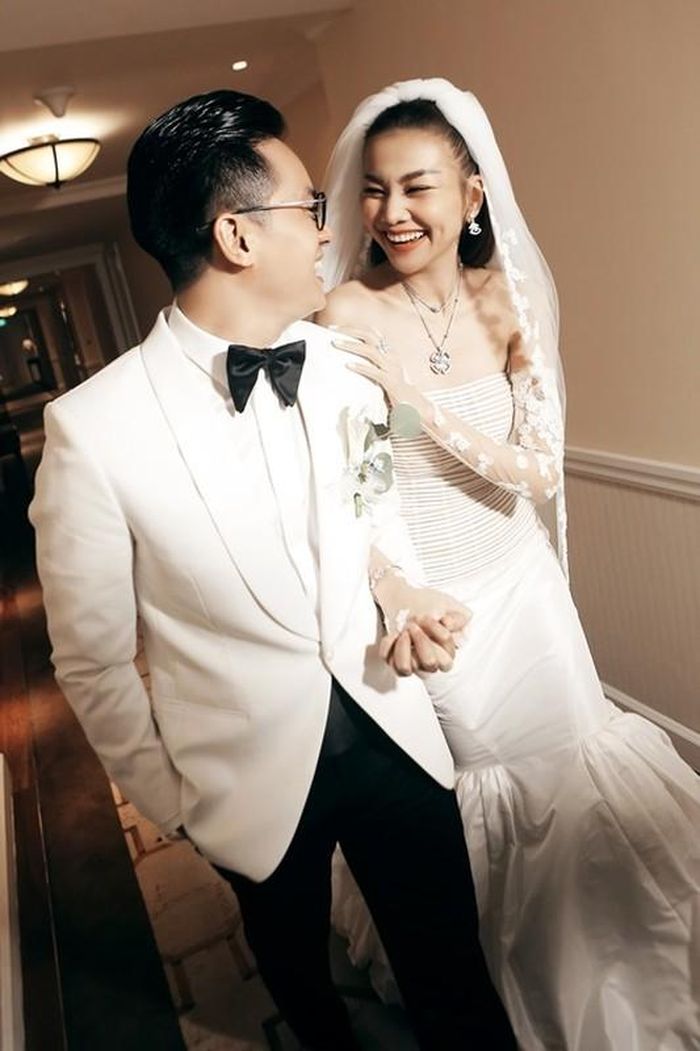 Giống hot girl Midu, Thanh Hằng cũng đặt ra những quy định khắt khe cho khách mời dự cưới. Siêu mẫu yêu cầu khách mời xác nhận tham dự trước 4 ngày diễn ra đám cưới.