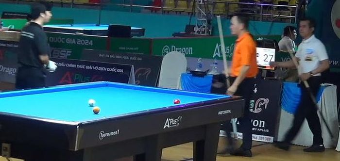 Đức Minh (áo cam) thắng thuyết phục Quyết Chiến sáng 26/6. Ảnh: Clip