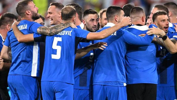 Đội tuyển Slovenia làm nên lịch sử khi lần đầu tiên vượt qua vòng bảng. Ảnh: UEFA
