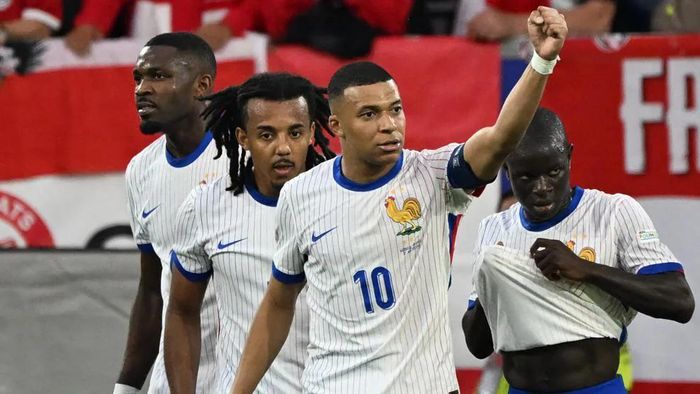 Cuối cùng thì Kylian Mbappé cũng đã có bàn thắng đầu tiên tại các vòng chung kết Euro. Ảnh: UEFA