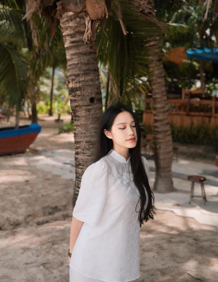 Ngoài ra, da mặt và nhan sắc của Doãn Hải My cũng duy trì được phong độ trắng mịn, đầy đặn. 