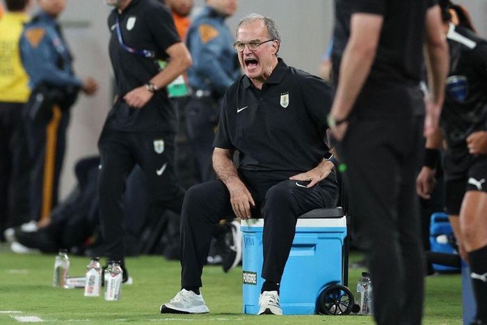"Gã điên" Bielsa đang giúp tuyển Uruguay chơi thăng hoa.