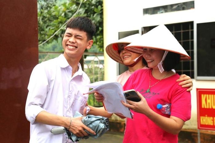 Sau kỳ thi, sẽ luôn có những tiếng cười....