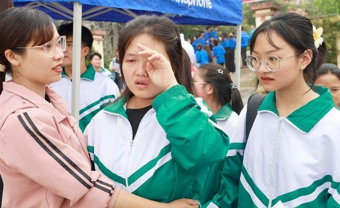 ... và những giọt nước mắt.