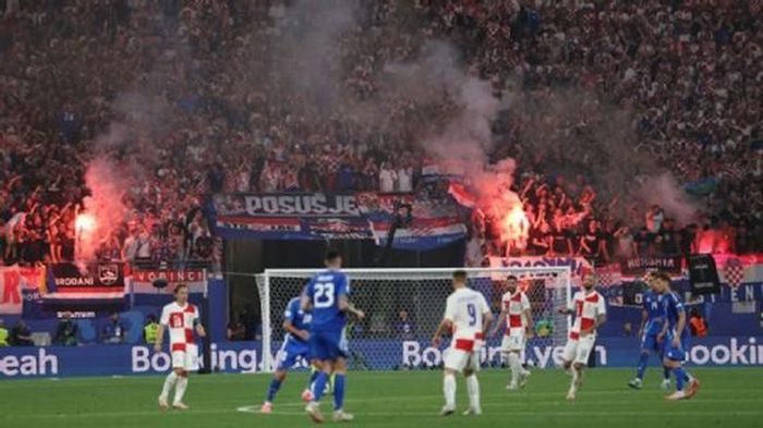 Croatia bị phạt 105.000 euro vì vi phạm quy định của cổ động viên