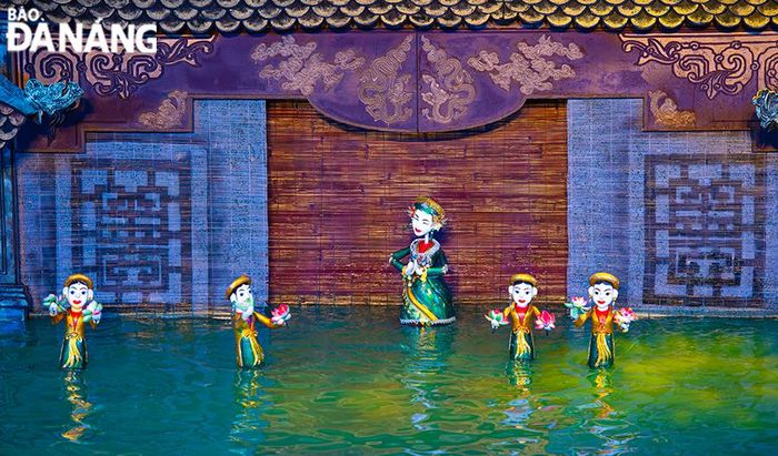 Các tiết mục biểu diễn trong chương trình Rối Việt mang đậm nét dân gian Việt Nam. Ảnh: THU HÀ.