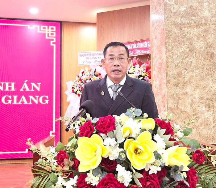 Ông Võ Kế Nghiệp - tân Chánh án TAND tỉnh Kiên Giang phát biểu nhận nhiệm vụ.