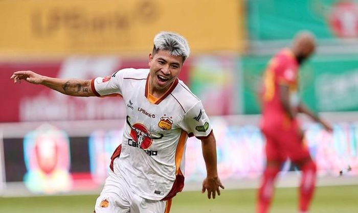 Đinh Thanh Bình là chân sút hàng đầu HAGL với 4 bàn thắng, ngang bằng trung vệ Jairo. Ảnh: VPF