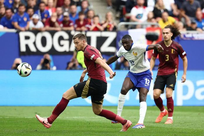 Bàn phản lưới nhà của Jan Vertonghen khiến cho Đội tuyển Bỉ phải dừng bước. Ảnh: UEFA