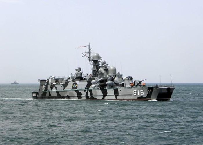 "Hiện biên đội tàu nói trên đang ở Biển Azov, họ có một chút thời gian ở đó và ngay lập tức tận dụng lợi thế trên bằng cách rút thêm hai đơn vị khỏi cảng Sevastopol", ông Pletenchuk nói rõ.