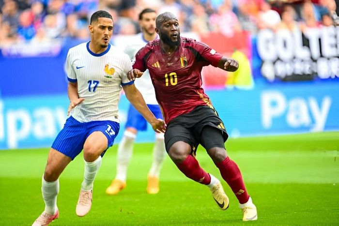  Saliba giờ là chỗ dựa vững chắc ở vị trí hàng thủ tuyển Pháp. 