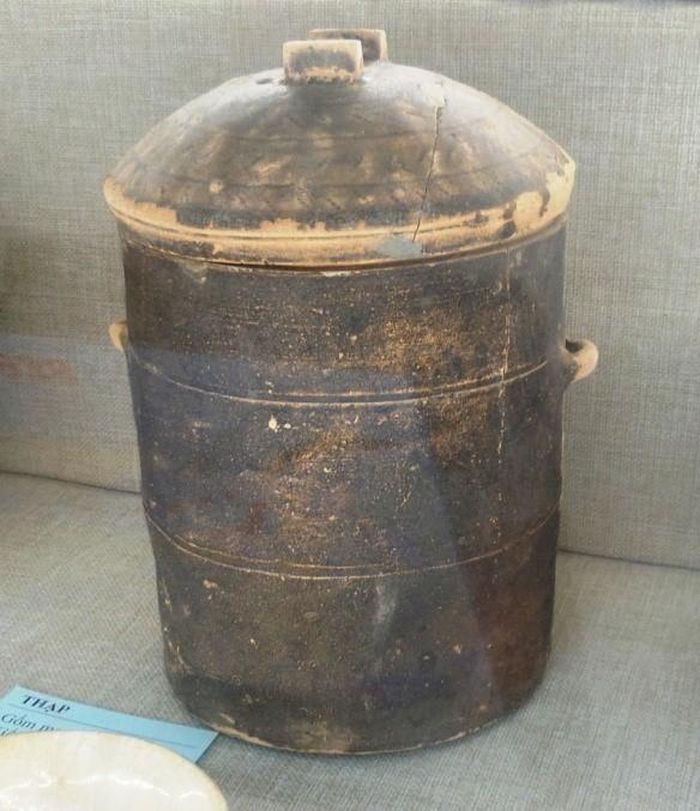 Một dạng thạp đựng rượu phổ biến vào khoảng trước sau công nguyên, mang phong cách Cửu Chân phủ