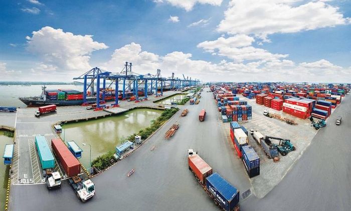 Cán cân thương mại hàng hóa thặng dư 327 triệu USD. (Ảnh minh họa)