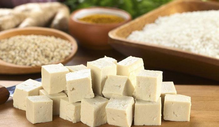 Đậu non được làm từ đậu nành chứa nhiều protein, ít chất béo và thơm ngon, được cho là thực phẩm hoàn hảo dành cho người trầm cảm. (Ảnh: ITN)