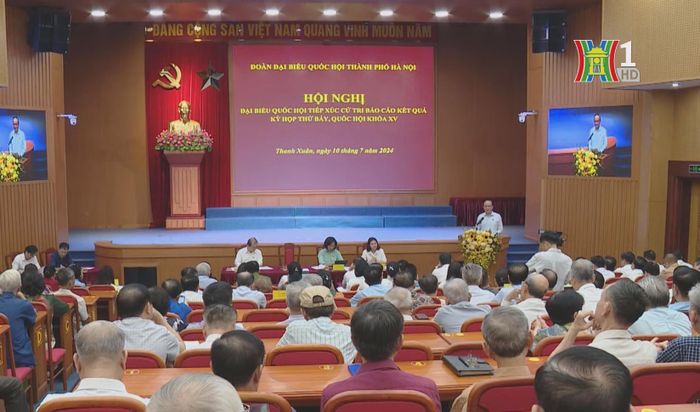 Toàn cảnh buổi tiếp xúc cử tri.