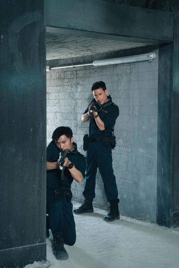 Tạ Đình Phong và Trương Học Hữu trong phim "Custom Frontline"