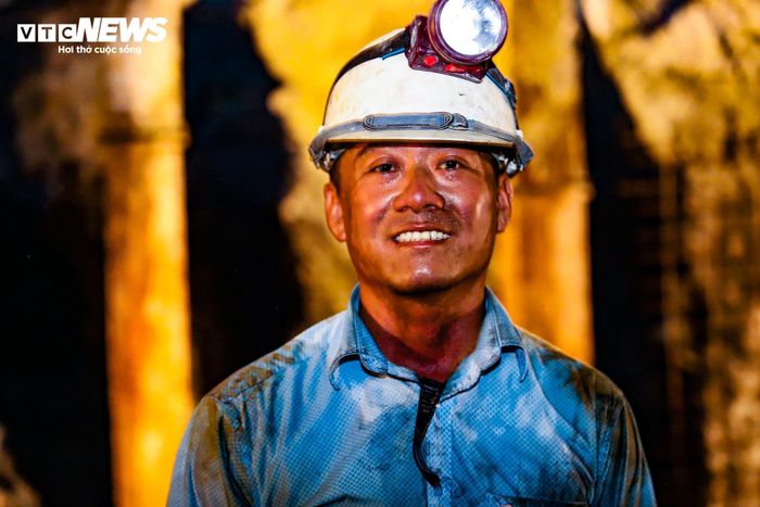 Một cán bộ kỹ thuật Công ty TNHH Tập đoàn Sơn Hải cho biết, việc thi công hầm Đèo Bụt đòi hỏi kỹ thuật cao và phức tạp nhất trên tuyến cao tốc Vũng Áng - Bùng.
