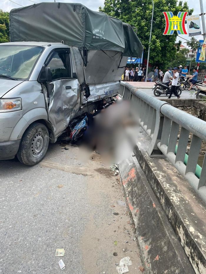 Vụ tai nạn đã khiến cả 4 người trên xe máy tử vong.