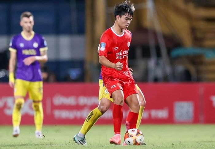 V-League nên có thêm nhiều sự xuất hiện của cầu thủ U19 như Công Phương (Thể Công Viettel). Ảnh: Hoàng Linh