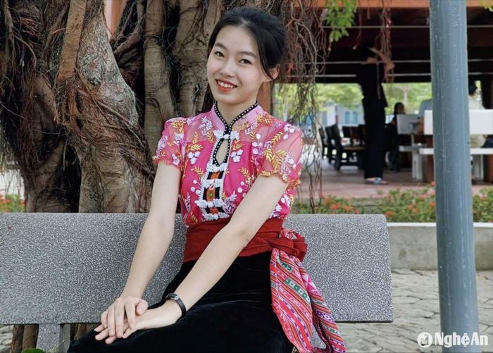 Thủ khoa toàn quốc khối C Lương Thị Hoài Thu. Ảnh: NTCC