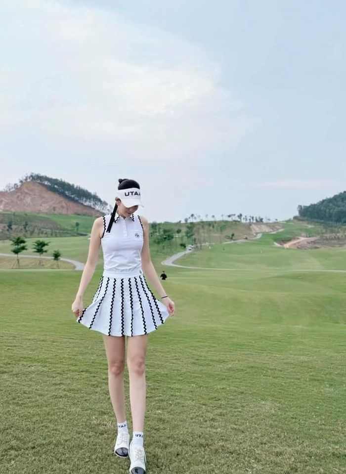 Hình ảnh Mai Ngọc trên sân golf từng được cô nàng đăng tải trên trang cá nhân.