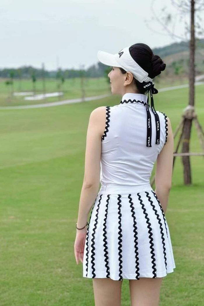 Bên cạnh chơi golf, Mai Ngọc còn luyện tập tại nhà hoặc với bộ môn pilates để giữ gìn vóc dáng.